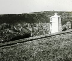 West-Hill-lighthouse-Hastings-showing-St.-Clememts-Church-c1905.